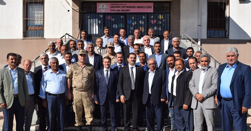 İlçemiz Kaymakamı Metin Esen Çamlıdere Mahallesinde Muhtarlarla Bir Araya Geldi